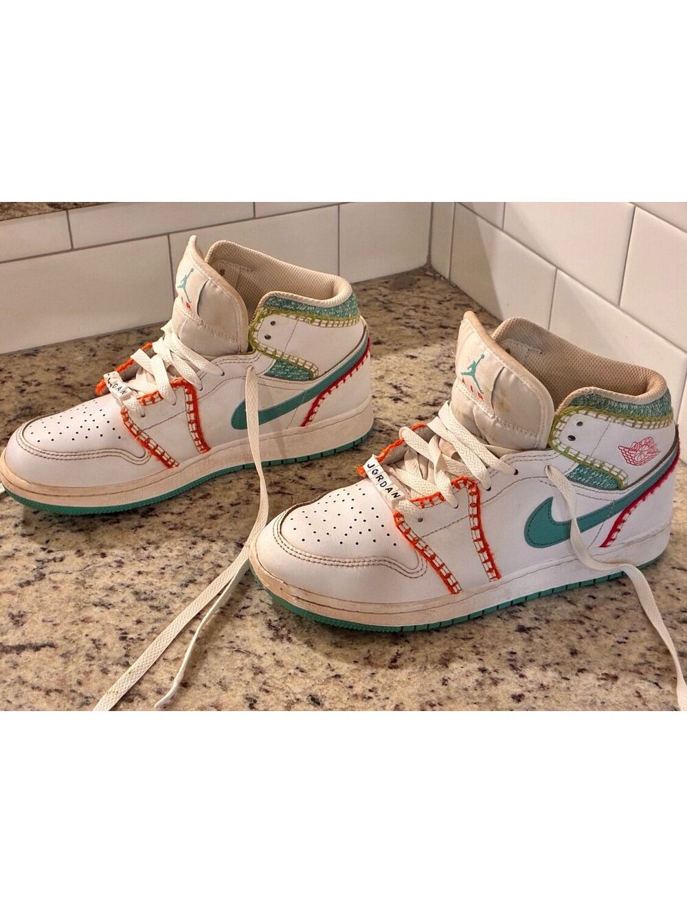 Nike Air Jordan 1 Mid SE 'Fearless' White Green Red Sneakers Size 6Y